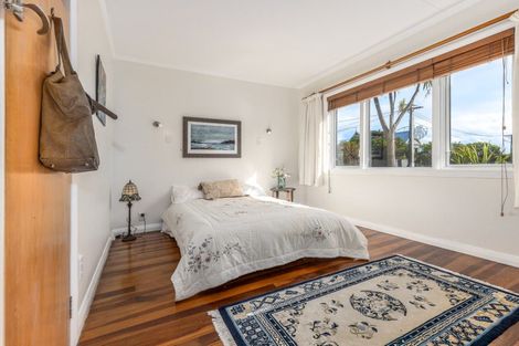 Photo of property in 166 Wellington Road, Paekakariki, 5034