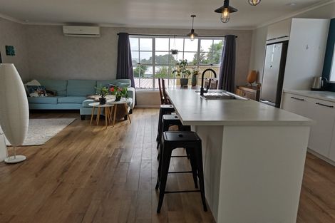 Photo of property in 9 Whaka Street, Maungaturoto, 0520