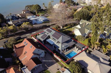 Photo of property in 253 Devonport Road, Tauranga, 3110