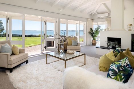 Photo of property in 339 Clifton Road, Whitford, Howick, 2571