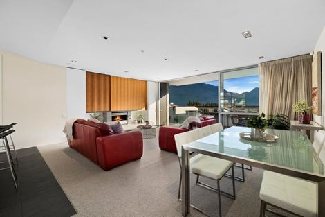Photo of property in The Beeches Apartments, 9/60 Hallenstein Street, Queenstown, 9300