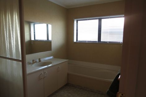 Photo of property in 5 Mcarthur Street, Terrace End, Palmerston North, 4410