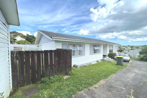 Photo of property in 17 Hillwell Drive, Henderson, Auckland, 0612