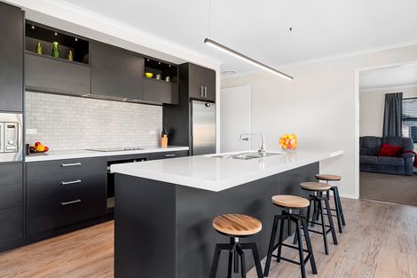 Photo of property in 122 Puhirake Crescent, Pyes Pa, Tauranga, 3112