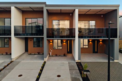 Photo of property in 33 Puihi Crescent, Massey, 0614