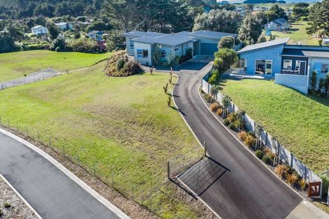 Photo of property in 31-33 Taonui Street, Waitarere Beach, Levin, 5510