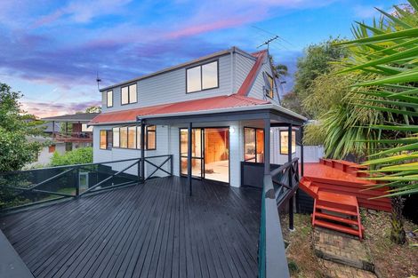 Photo of property in 1/21 Chablis Place, Henderson, Auckland, 0612