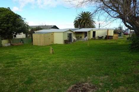 Photo of property in 35 Pratt Avenue, Foxton Beach, Foxton, 4815