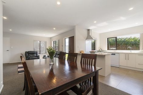 Photo of property in 2a Newham Place, Henderson, Auckland, 0612