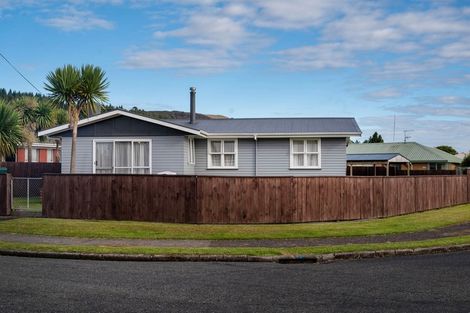 Photo of property in 19 Fenruss Street, Fairy Springs, Rotorua, 3015