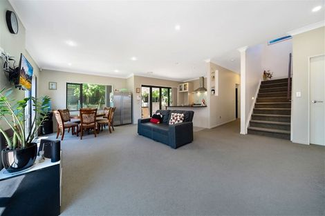Photo of property in 23 Midhurst Avenue, Henderson, Auckland, 0612