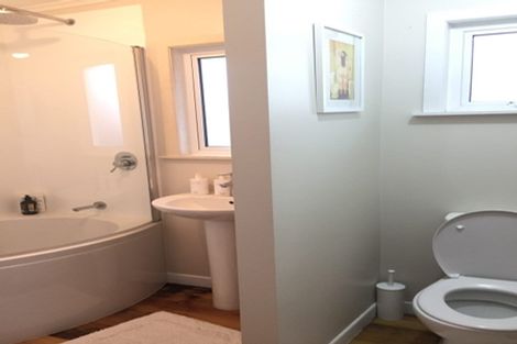 Photo of property in 25 Longburn Road, Henderson, Auckland, 0610