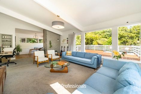 Photo of property in 132 Cheviot Road, Lowry Bay, Lower Hutt, 5013