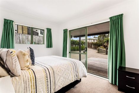 Photo of property in 2/22a Tomo Street, New Lynn, Auckland, 0600