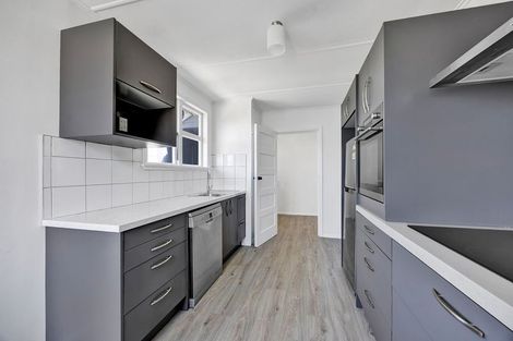 Photo of property in 2 Waihi Road, Hawera, 4610