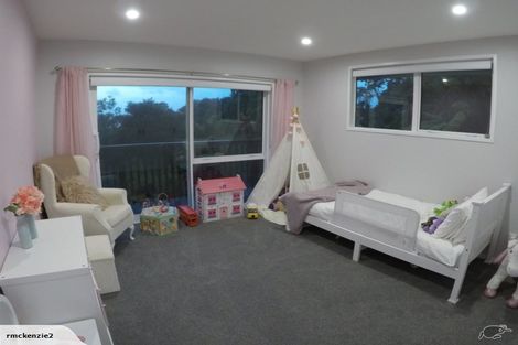 Photo of property in 35 Takahe Road, Titirangi, Auckland, 0604