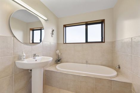 Photo of property in 14 Kingsgate Lane, Waihola, Milton, 9073