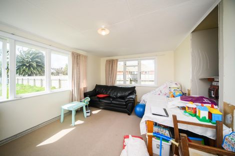 Photo of property in 34 Crewe Crescent, Hokowhitu, Palmerston North, 4410