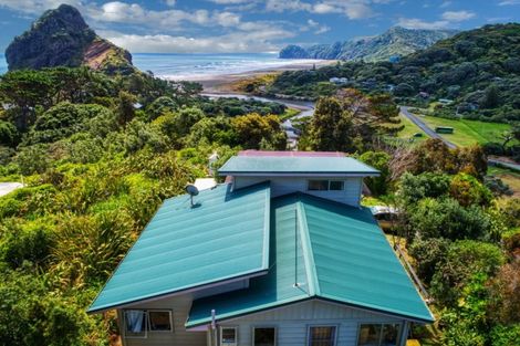 Photo of property in 13 Beach Valley Road, Piha, 0772