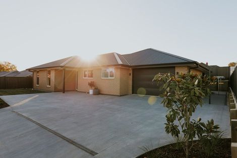 Photo of property in 15 Royal Oak Crescent, Holmes Hill, Oamaru, 9401
