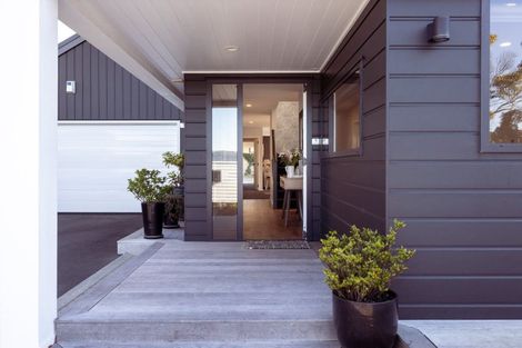 Photo of property in 253 Devonport Road, Tauranga, 3110