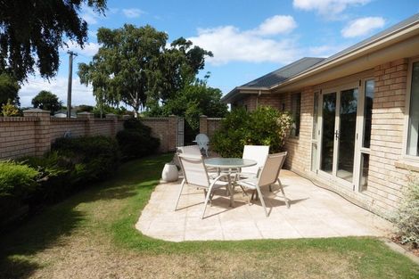 Photo of property in 63 Bevington Street, Avonhead, Christchurch, 8042