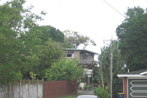 Photo of property in 1/6 Kaipatiki Road, Glenfield, Auckland, 0629
