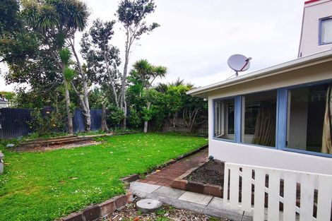 Photo of property in 8a Seaside Avenue, Waterview, Auckland, 1026