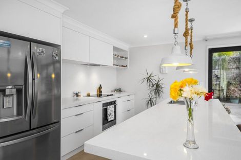 Photo of property in 11 Lakeside Terrace, Omokoroa, 3114