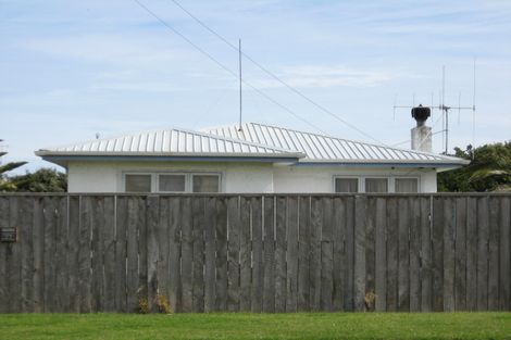 Photo of property in 37 Polson Street, Castlecliff, Whanganui, 4501