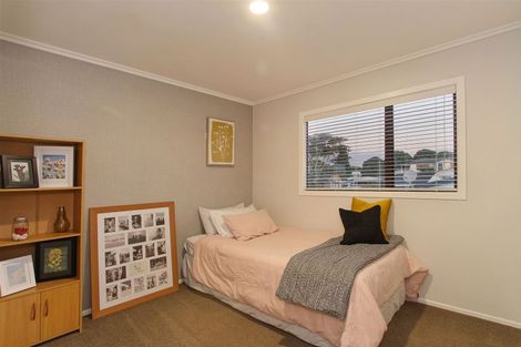 Photo of property in 5 Vela Place, Clarks Beach, 2122