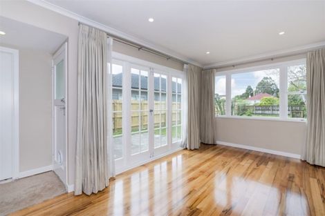 Photo of property in 15 Waione Avenue, Te Atatu Peninsula, Auckland, 0610
