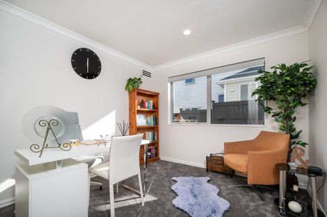 Photo of property in 6c Aralia Road, Sunnynook, Auckland, 0620