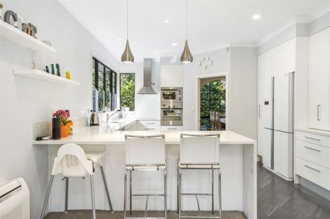 Photo of property in 12a Hobbs Road, Matakatia, Whangaparaoa, 0930