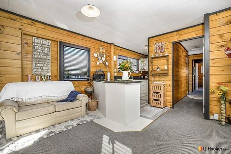 Photo of property in 5 Hadley Wood Drive, Wattle Downs, Auckland, 2103