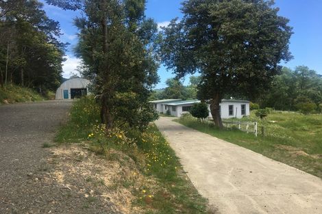 Photo of property in 695 State Highway 16, Kumeu, 0891
