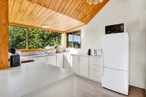 Photo of property in 28 Pararewa Drive, Whalers Gate, New Plymouth, 4310