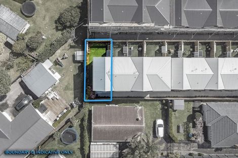 Photo of property in 11/8 Yeovil Road, Te Atatu Peninsula, Auckland, 0610