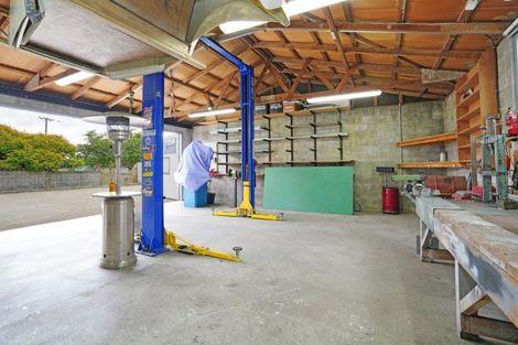 Photo of property in 21 Irvine Street, Wallacetown, 9816