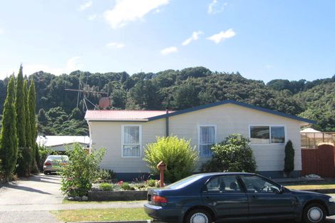 Photo of property in 11 Moonstone Grove, Birchville, Upper Hutt, 5018