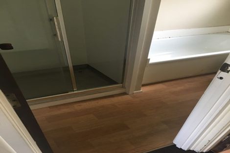 Photo of property in 1/3 Tusac Place, Totara Vale, Auckland, 0627