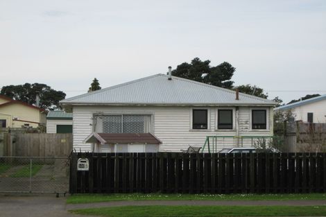 Photo of property in 100c Browne Street, Waitara, 4320