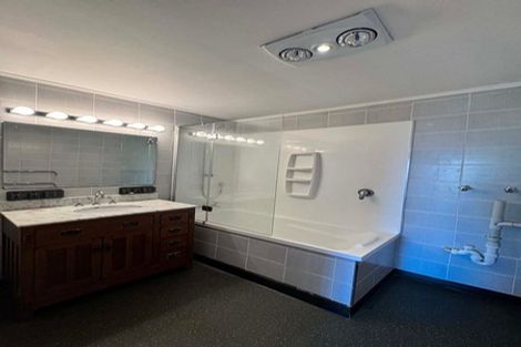 Photo of property in 103 Luckens Road, West Harbour, Auckland, 0618
