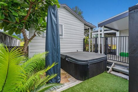 Photo of property in 32 Kennedy Park Drive, Pauanui, Hikuai, 3579