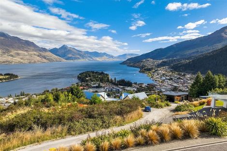 Photo of property in 26 Vancouver Drive, Queenstown, 9300