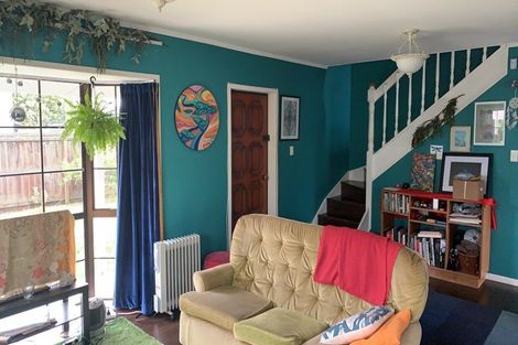 Photo of property in 5 Tawa Road, Te Atatu Peninsula, Auckland, 0610