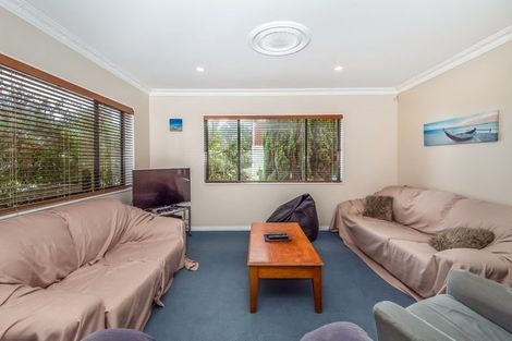 Photo of property in 2/49 College Road, Northcote, Auckland, 0627