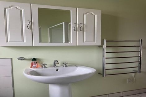 Photo of property in 74 Cambridge Terrace, Waterloo, Lower Hutt, 5011