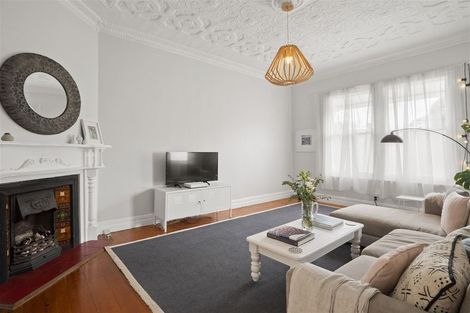 Photo of property in 8 Shoal Bay Road, Devonport, Auckland, 0624