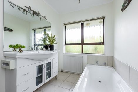 Photo of property in 103 James Cook Street, Havelock North, 4130